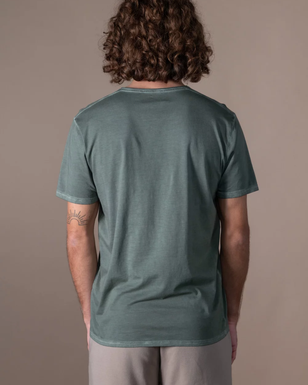 Camiseta Bjovuit Washed V-neck Khaki
