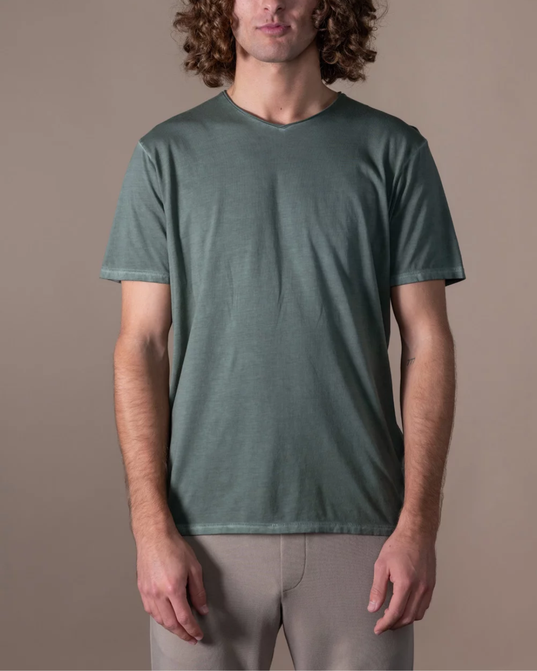 Camiseta Bjovuit Washed V-neck Khaki