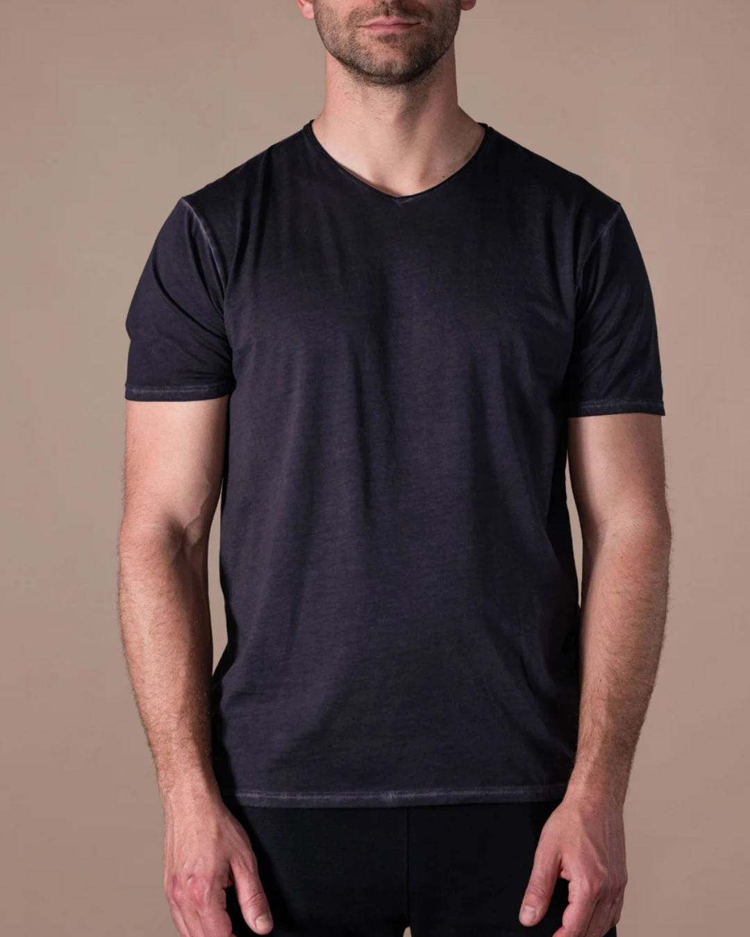 Camiseta Bjovuit Washed V-neck Black