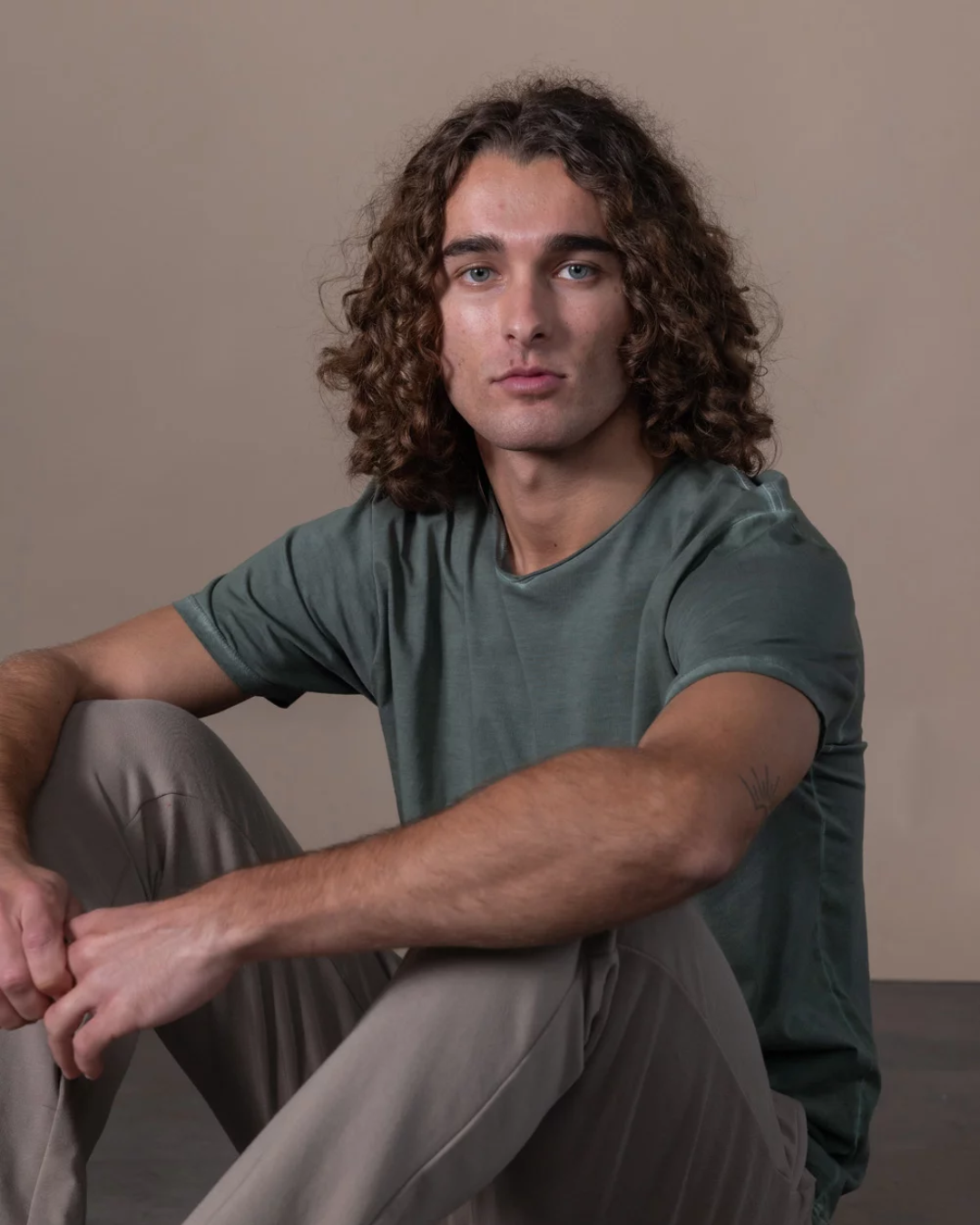 Camiseta Bjovuit Washed V-neck Khaki